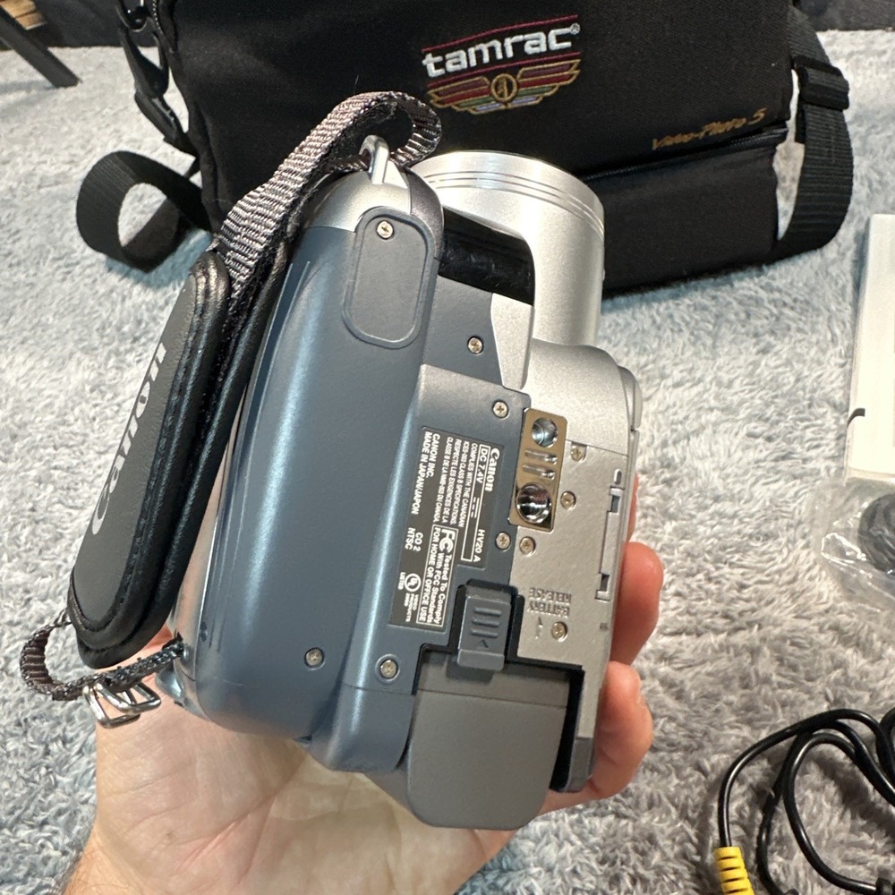 Canon HV20A MiniDV High Def Camcorder HDV 1080i Camcorder Video Camera Tested - Picture 9 of 12